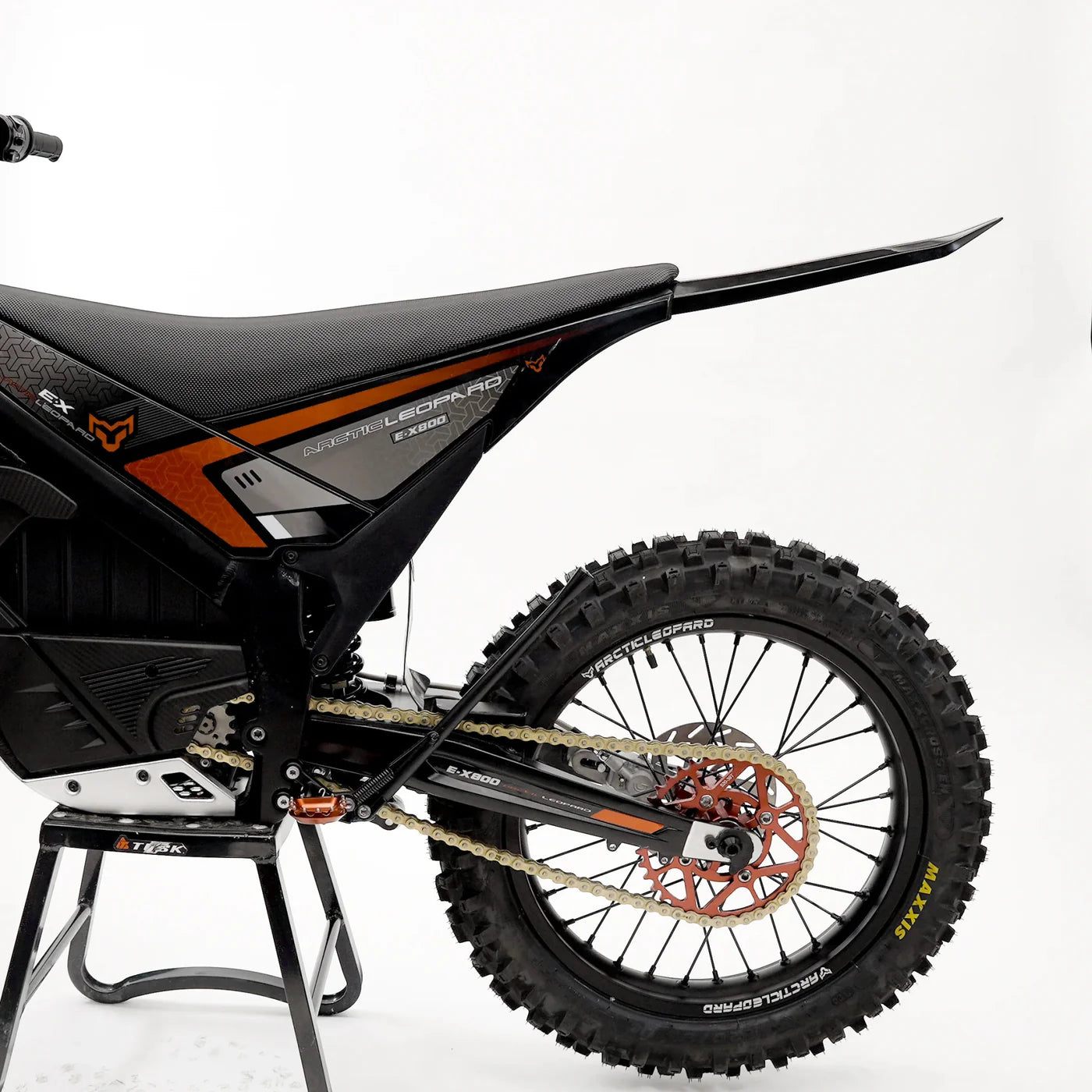 Arctic Leopard: EX 800